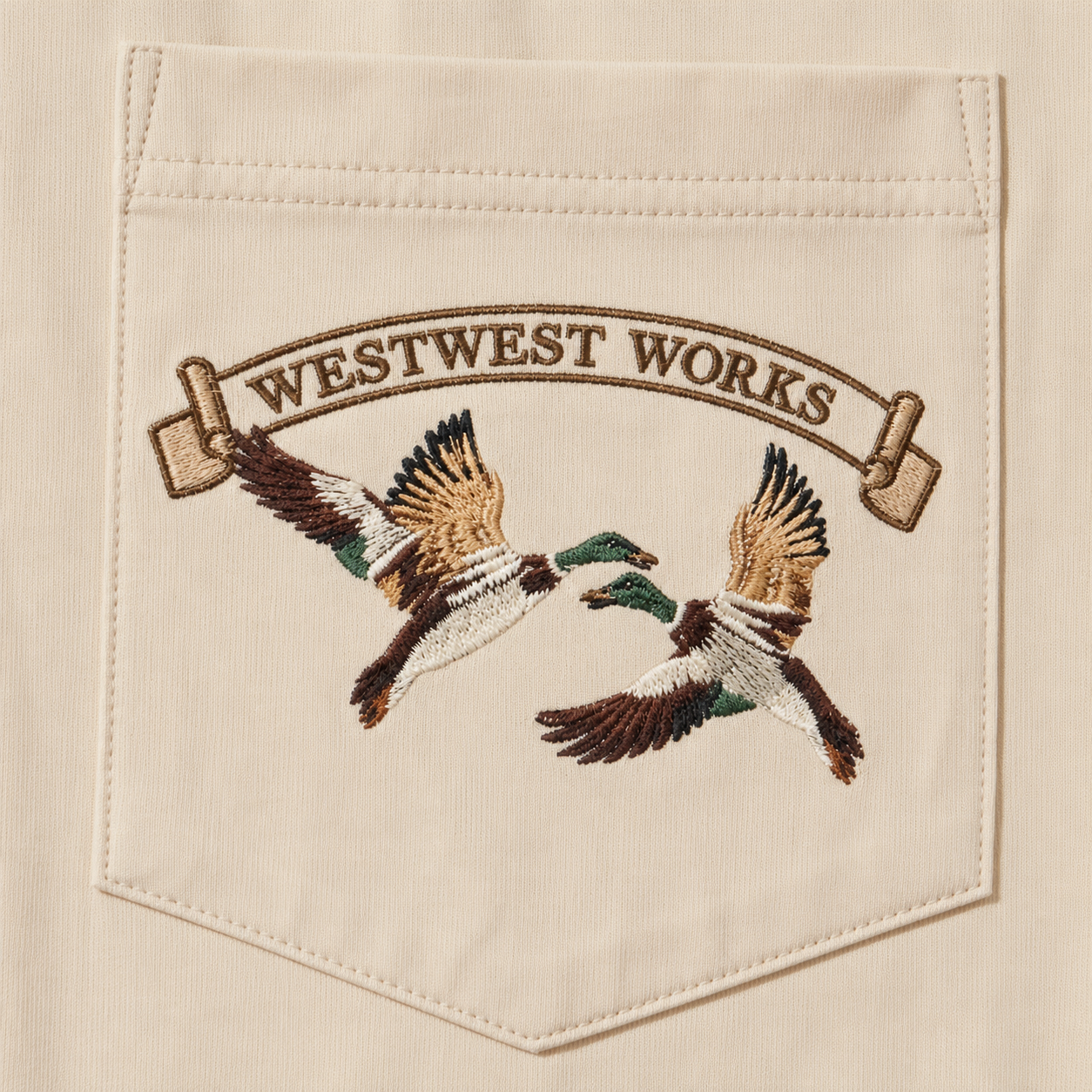 DUCKS POCKET TEE pocket embroidery detail